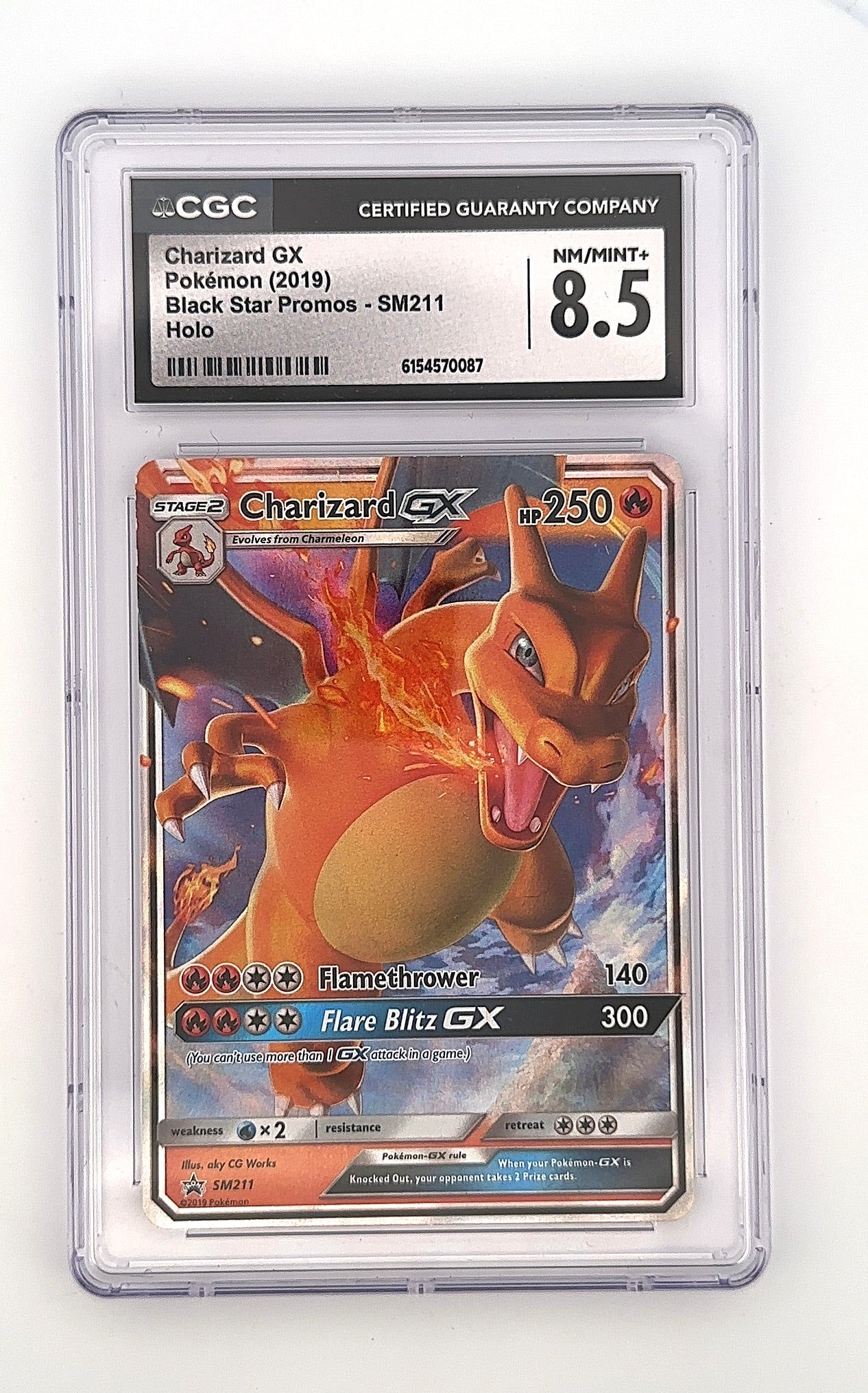 Charizard GX - SM211 #SM211 CGC 8.5 — front