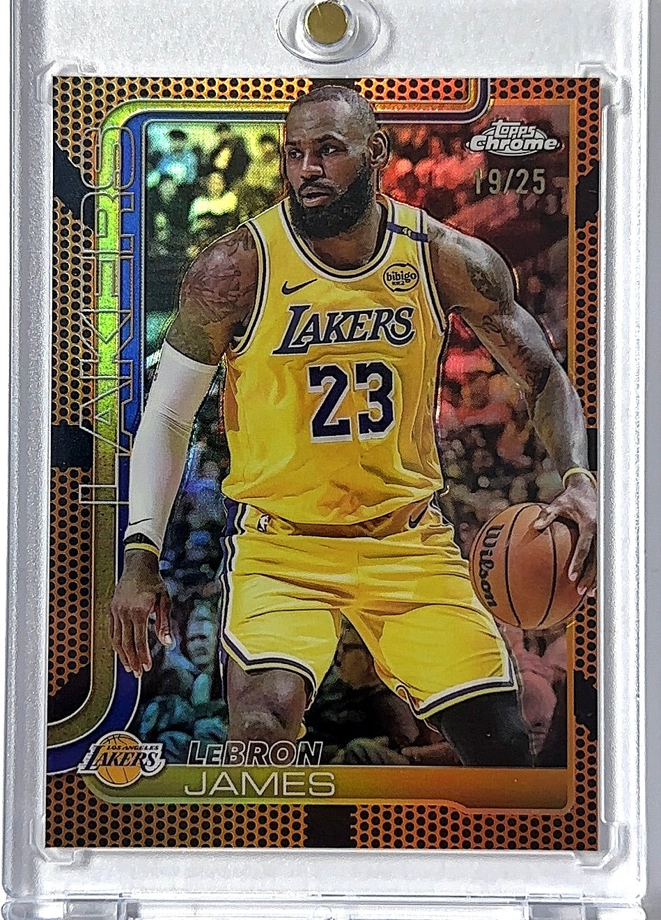 2025 Topps Chrome LeBron James /25 [Basketball Refractor] #127 — front