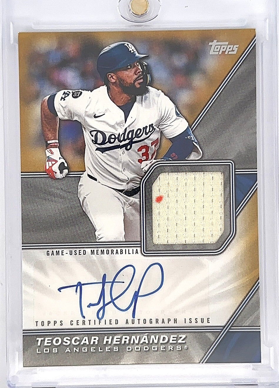 2026 Topps Major League Materials Autograph Teoscar Hernandez [Gold] #MLMA-TH — front