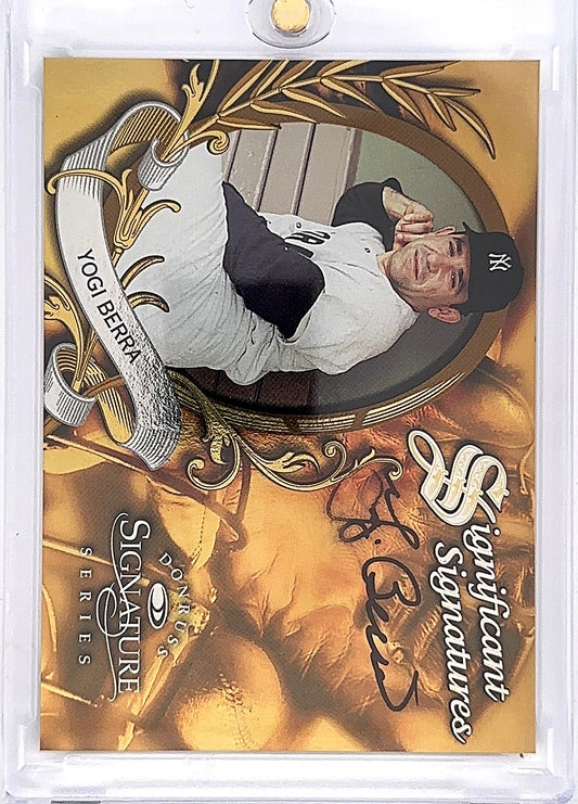 1998 Donruss Significant Signatures Yogi Berra /2000 — front