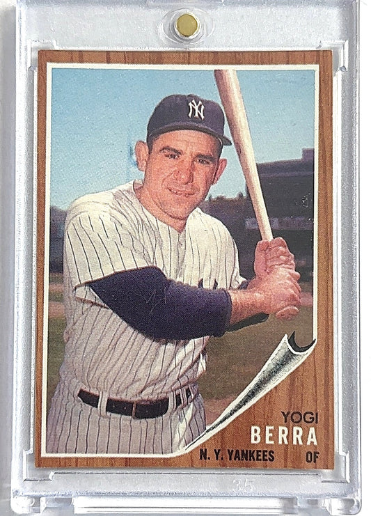 1962 Topps Yogi Berra #360 — front