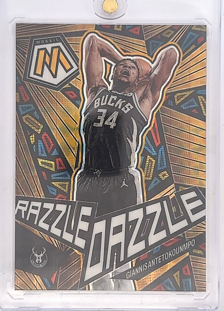 2022 Panini Mosaic Razzle Dazzle Giannis Antetokounmpo #12 — front