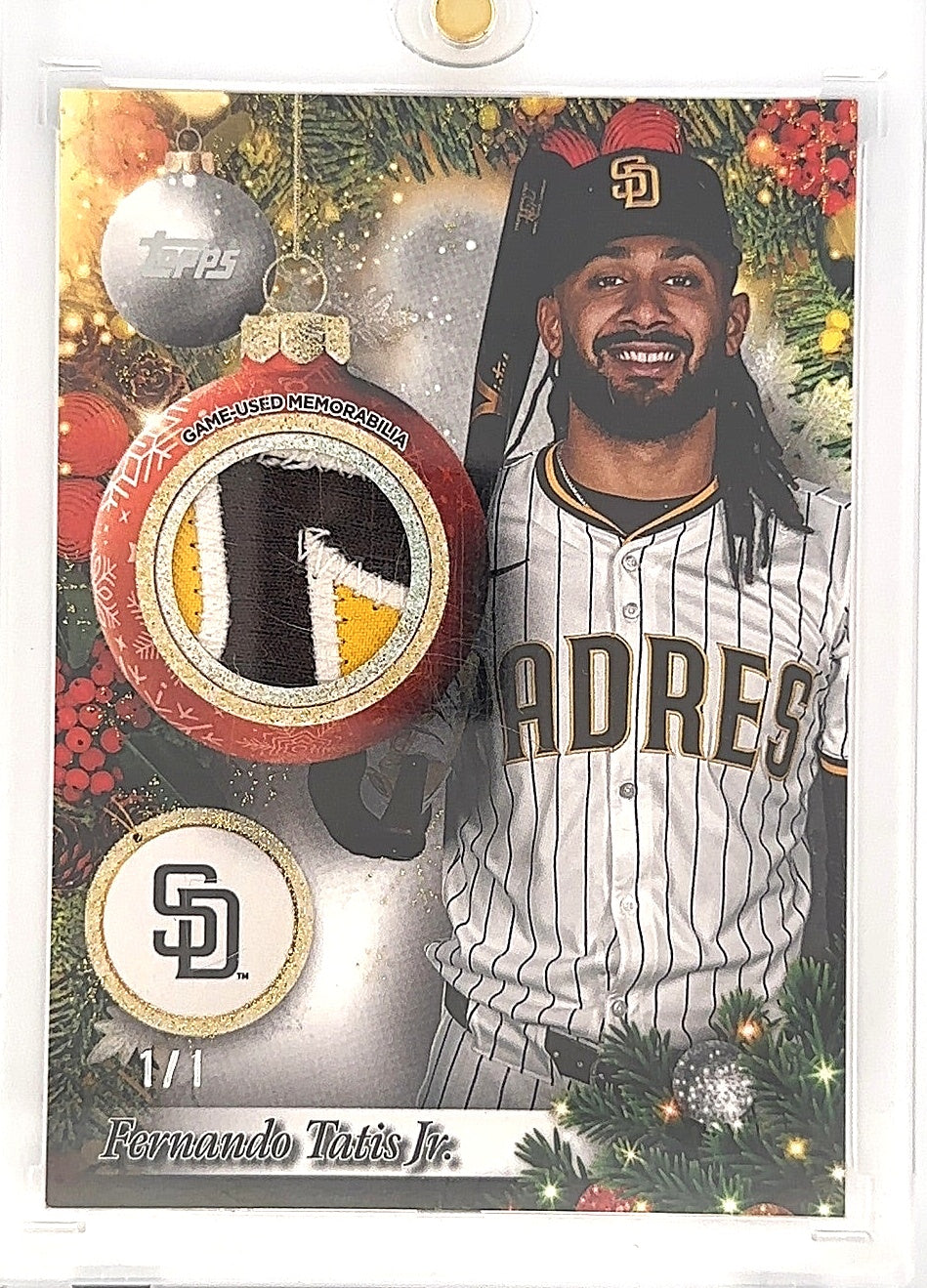 2025 Topps Holiday Player Relic Fernando Tatis Jr. 1/1 #PR-FT — front