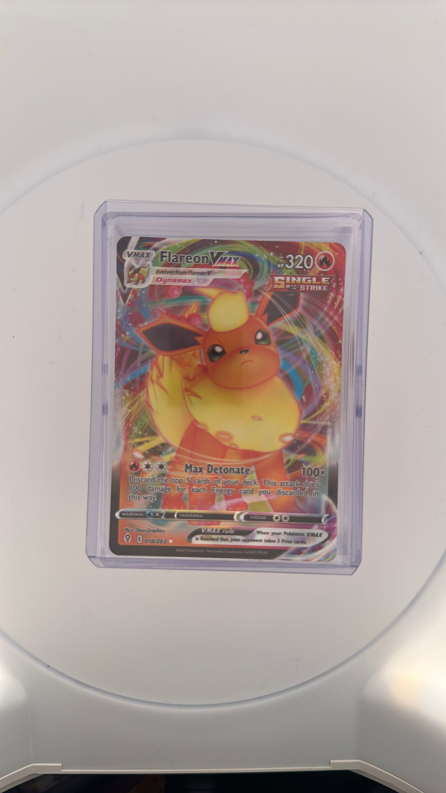 Flareon VMAX SWSH07: Evolving Skies #018/203 — front