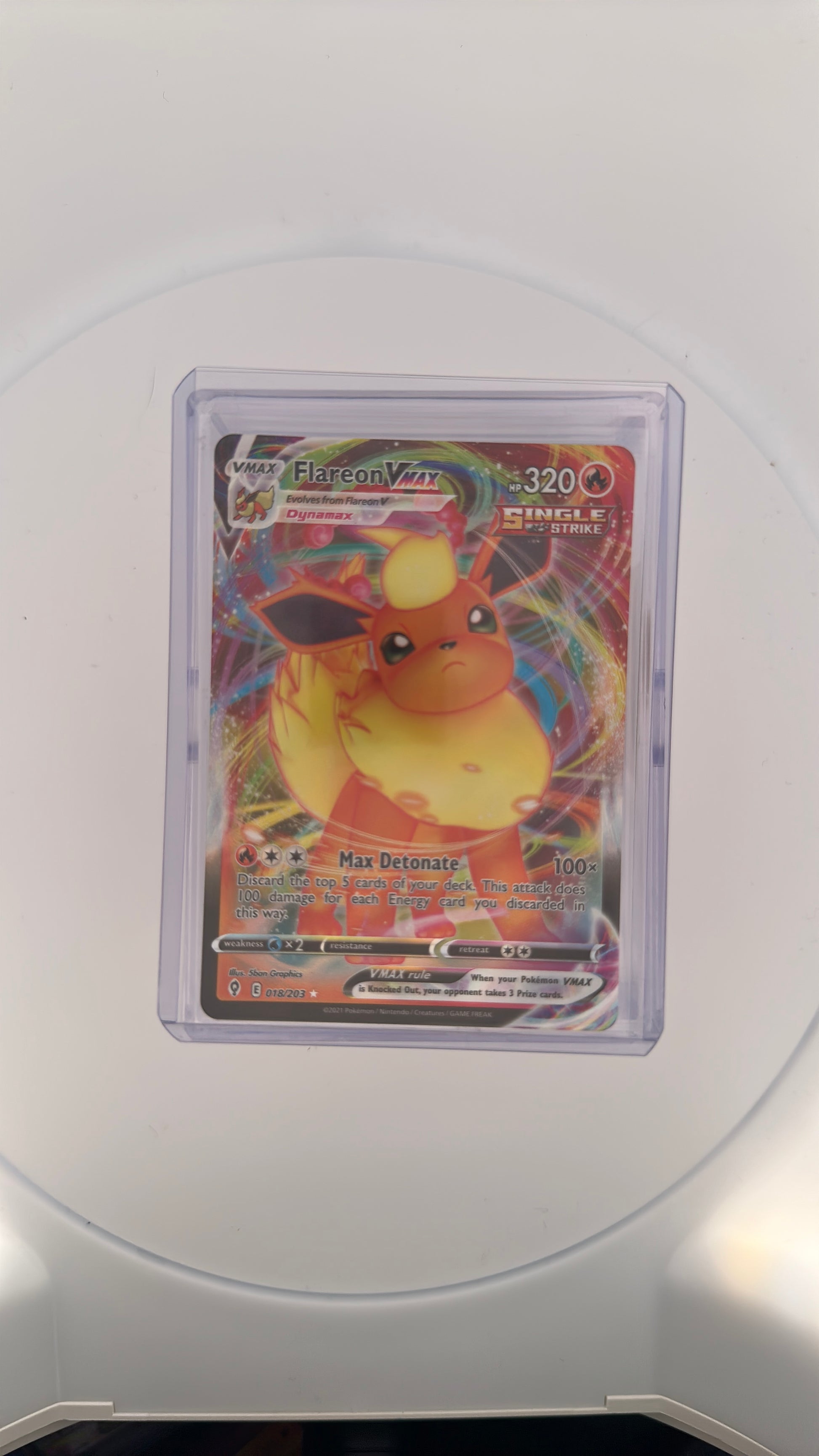 Flareon VMAX SWSH07: Evolving Skies #018/203 — front