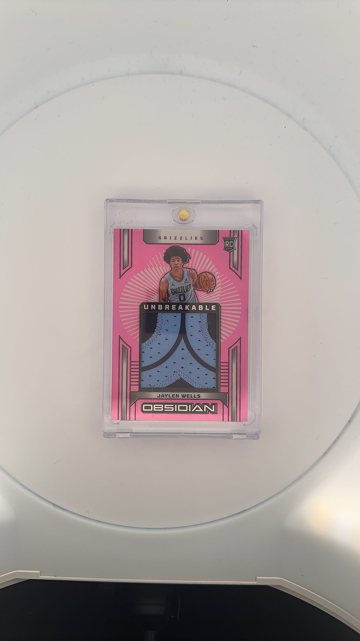 2024 Panini Obsidian Unbreakable Memorabilia Jaylen Wells [Pink] #UM-JWM — front