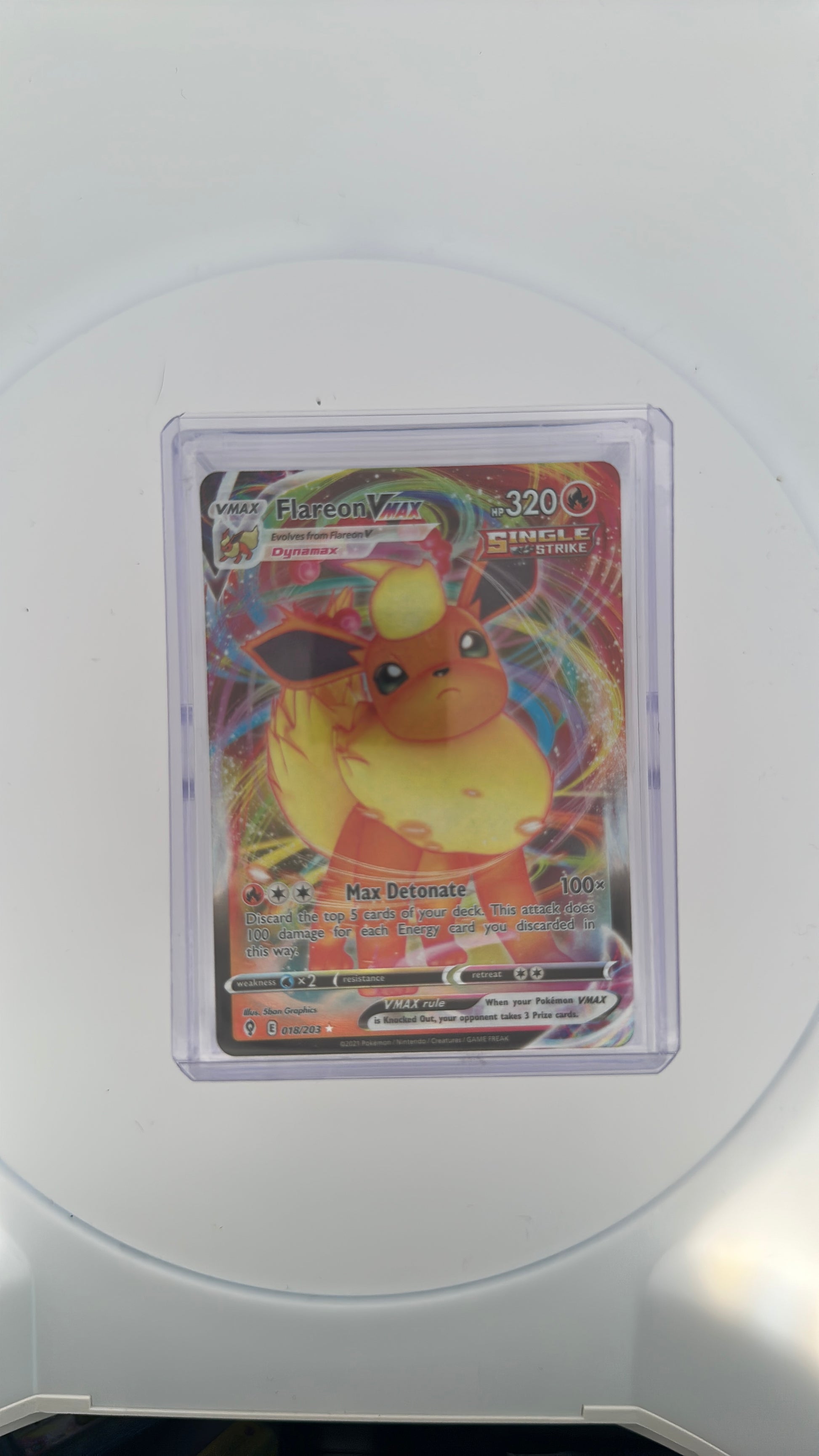 Flareon VMAX SWSH07: Evolving Skies #018/203 — front
